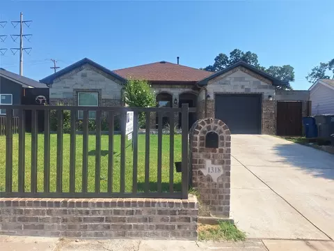 1318 Edgemont, Dallas, TX 75216