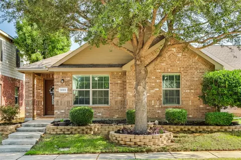 9105 Spurs Trl, Cross Roads, TX 76227