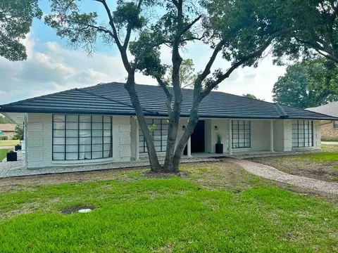 4001 El Cid Pl, Fort Worth, TX 76133