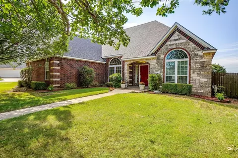 1801 Blackfoot Dr, Cleburne, TX 76033