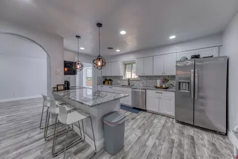5720 Wedgworth Rd, Fort Worth, TX 76133