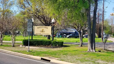 405 N Texas St, Celina, TX 75009