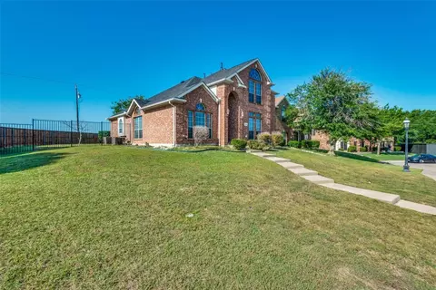 1736 Bramble Creek Dr, Desoto, TX 75115