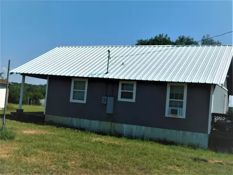 301 Broken Arrow, Comanche, TX 76442 photo 12