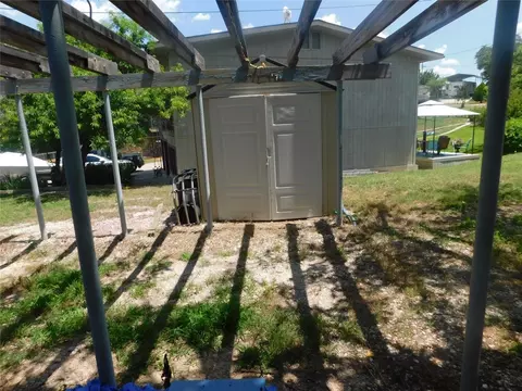 301 Broken Arrow, Comanche, TX 76442 photo 9
