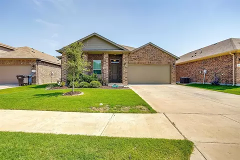 816 Nicole Way, Cross Timber, TX 76028