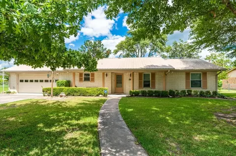 2808 Washington St, Commerce, TX 75428