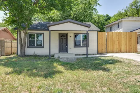 8217 Wyatt Dr, White Settlement, TX 76108
