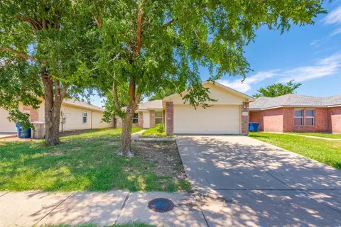 3413 Pinebrook Dr, Dallas, TX 75241