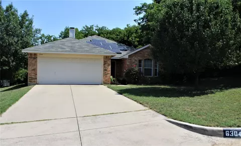 6304 Over Lake Dr, Fort Worth, TX 76135
