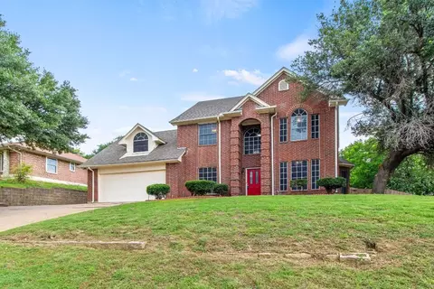 1910 N Arbor Rose Dr, Grand Prairie, TX 75050
