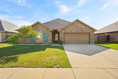 905 Barbara St, Denton, TX 76209