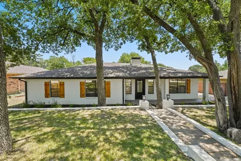 2707 Wooded Acres Ct, Arlington, TX 76016