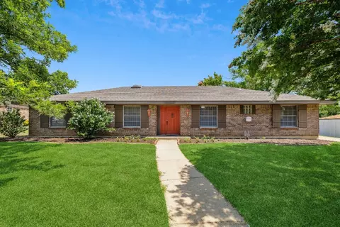 1005 Rocky Canyon Rd, Arlington, TX 76012