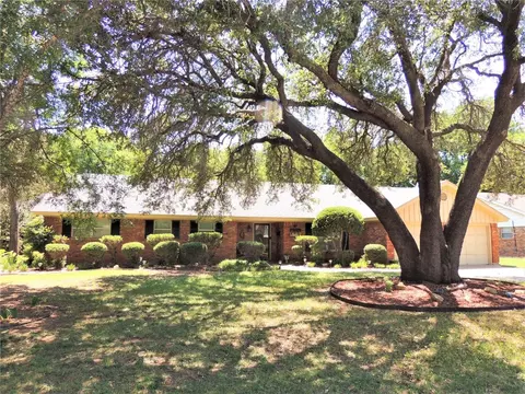 2302 Brookhollow Dr, Abilene, TX 79605