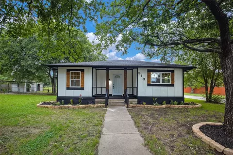 910 S Preston St, Ennis, TX 75119