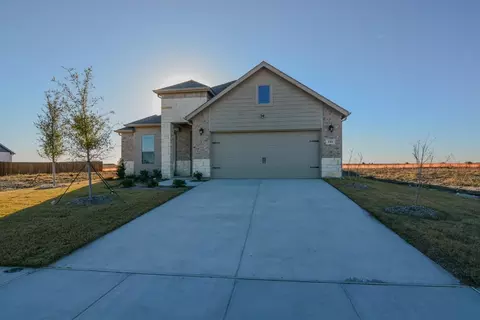 141 Trinity St, Grandview, TX 76050