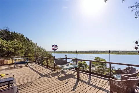 2804 Hilltop Ct, Granbury, TX 76048