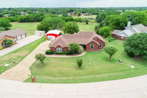 204 Tejas Dr, Sanger, TX 76266