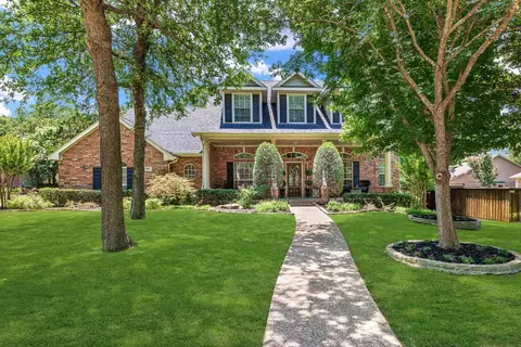 1902 Bridgestone Dr, Corinth, TX 76210