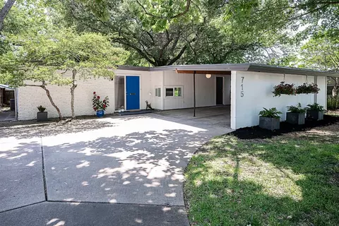 715 Winchester Dr, Richardson, TX 75080