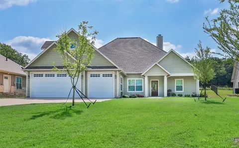 226 Colt Dr, Lake Kiowa, TX 76240