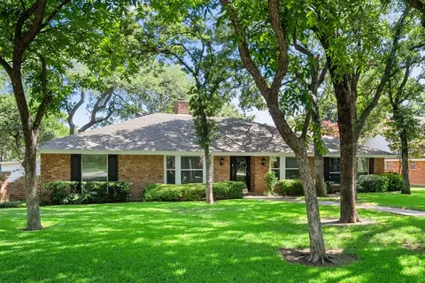 1818 W Cedar Elm Dr, Arlington, TX 76012