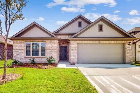 9012 Flying Eagle Ln, Fort Worth, TX 76131