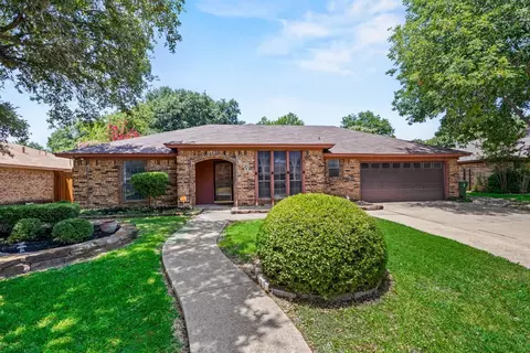 5709 Puerto Vallarta Dr, North Richland Hills, TX 76180
