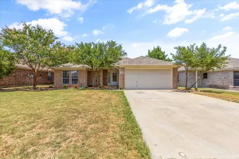 310 Preston Dr, Cleburne, TX 76033