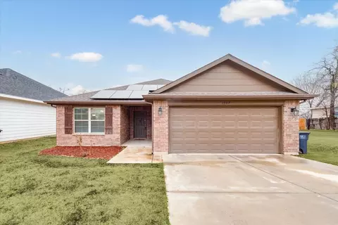 1007 E Powell Ave, Fort Worth, TX 76104