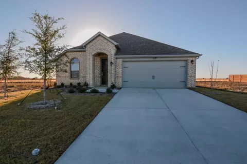 125 Trinity St, Grandview, TX 76050