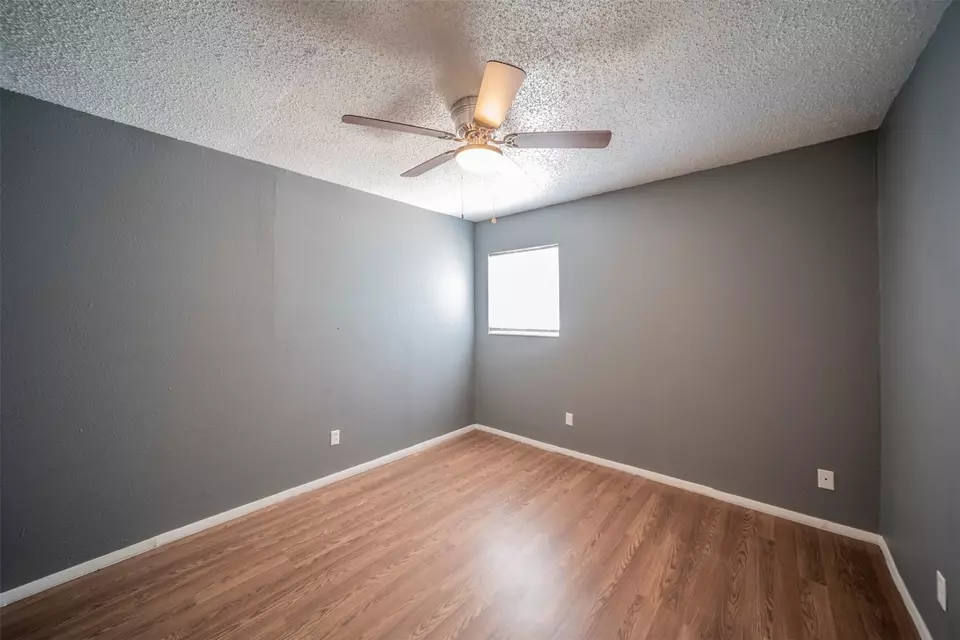  2945 Hunting Dr, Fort Worth, TX 76119 photo 12