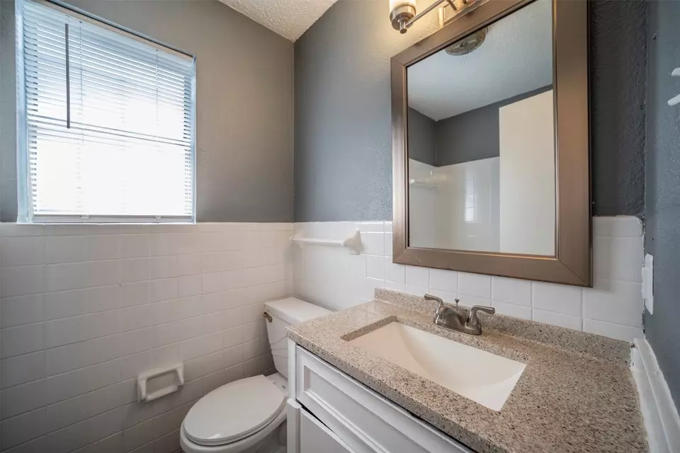  2945 Hunting Dr, Fort Worth, TX 76119 photo 17