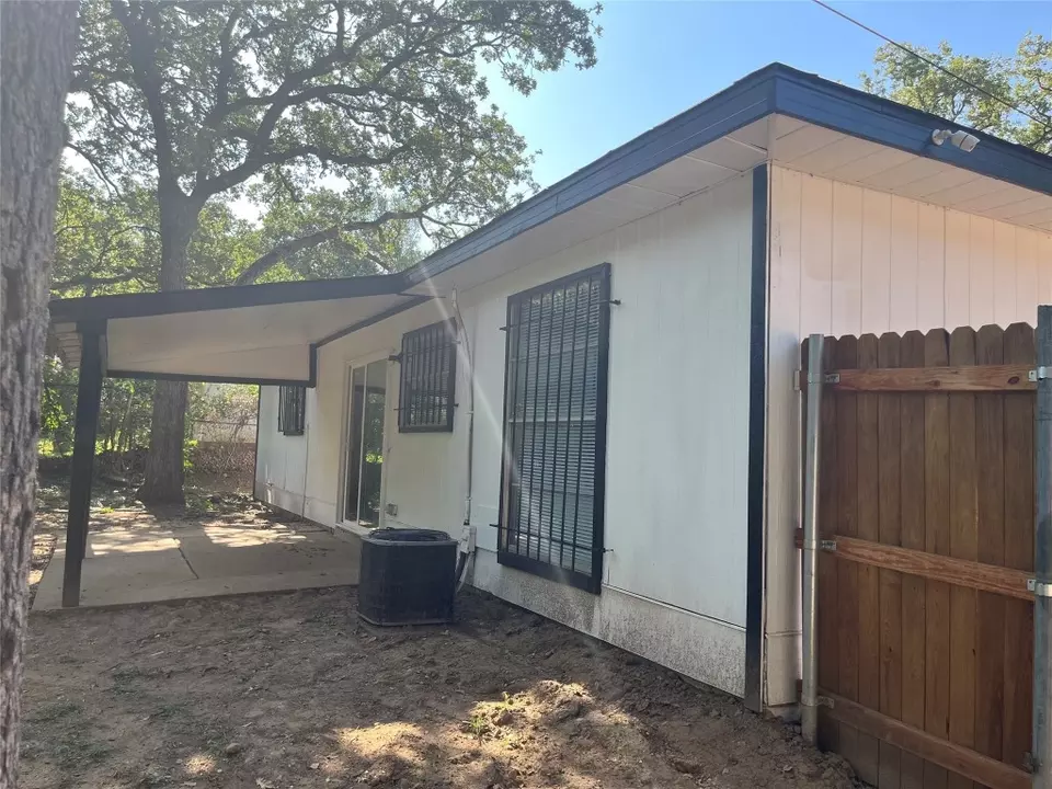  2945 Hunting Dr, Fort Worth, TX 76119 photo 25