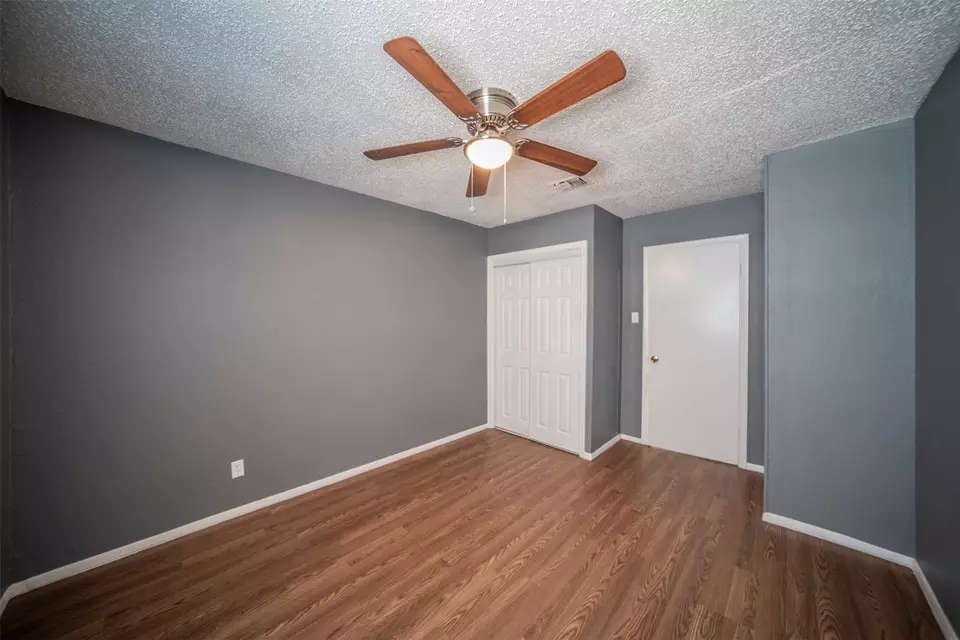  2945 Hunting Dr, Fort Worth, TX 76119 photo 15