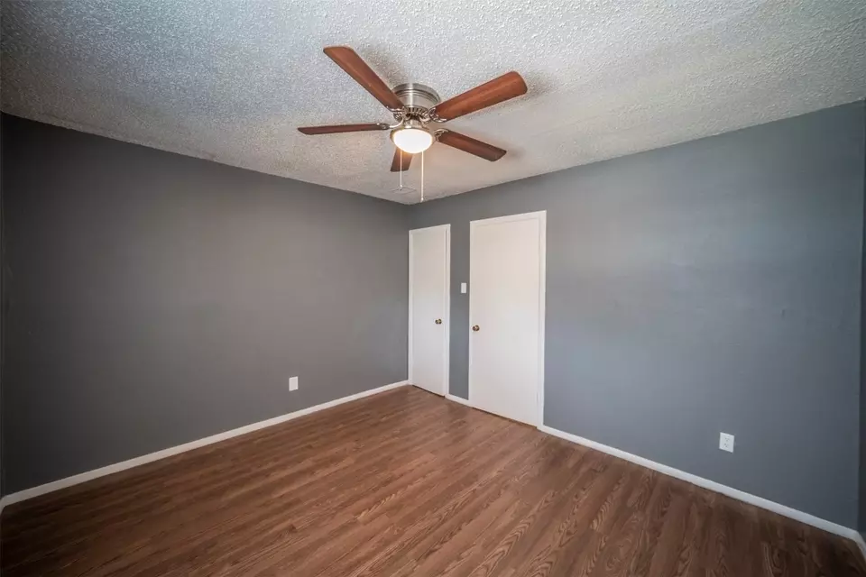  2945 Hunting Dr, Fort Worth, TX 76119 photo 16