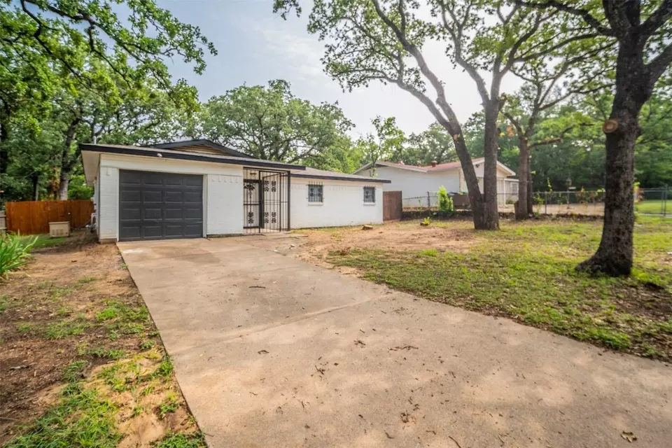 2945 Hunting Dr, Fort Worth, TX 76119 photo 22