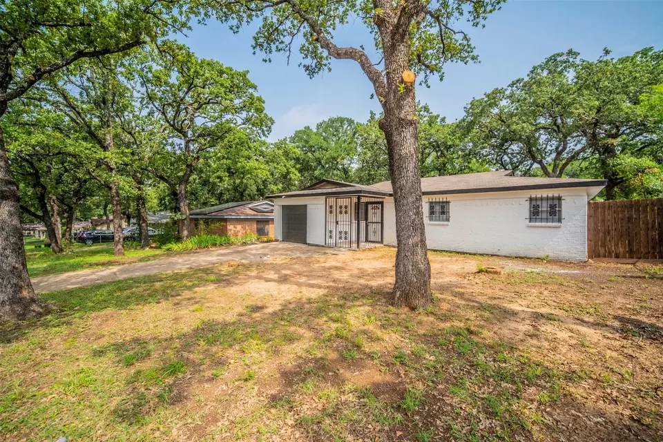  2945 Hunting Dr, Fort Worth, TX 76119 photo 24