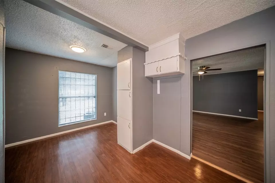  2945 Hunting Dr, Fort Worth, TX 76119 photo 10