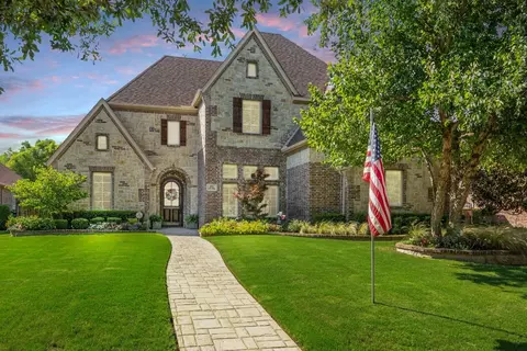 1124 King Mark Dr, Lewisville, TX 75056
