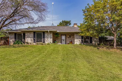 611 Canyon Trail Rd, Hudson Oaks, TX 76087