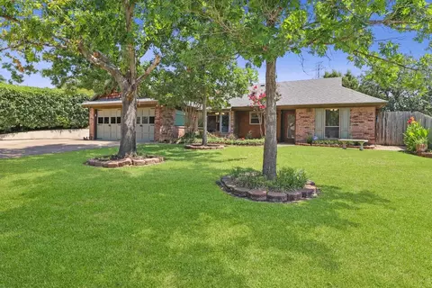 7905 Irish Dr, North Richland Hills, TX 76180