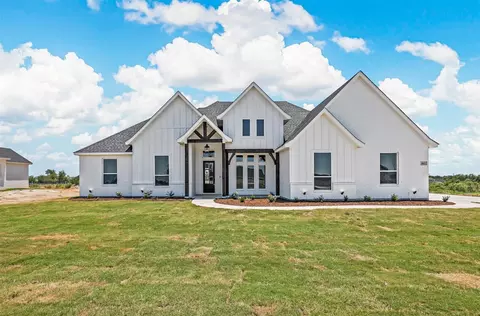 443 Red Bird Dr, Springtown, TX 76082