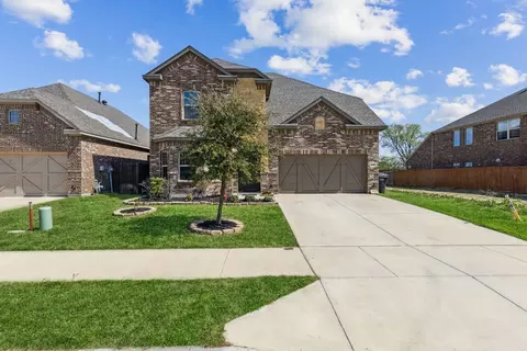 8300 Pine Meadows Dr, Fort Worth, TX 76137