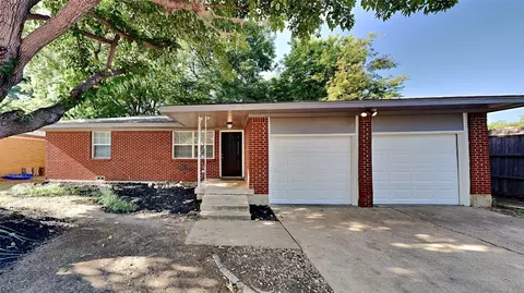 6412 Onyx N Dr, North Richland Hills, TX 76180
