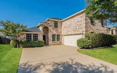 665 S Heights Dr, Crowley, TX 76036