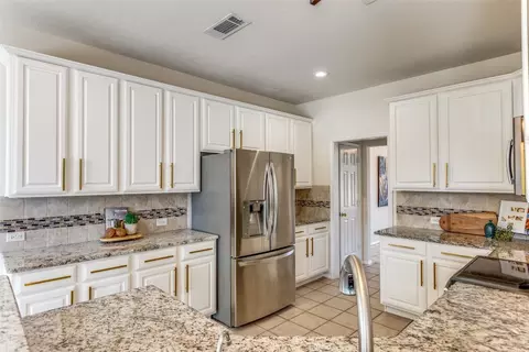 3705 Daffodil Ln, Mckinney, TX 75070