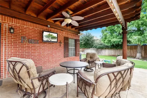 2704 Meadow Glen Dr, Flower Mound, TX 75022