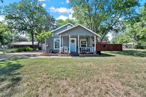131 Columbia St, Cleburne, TX 76031